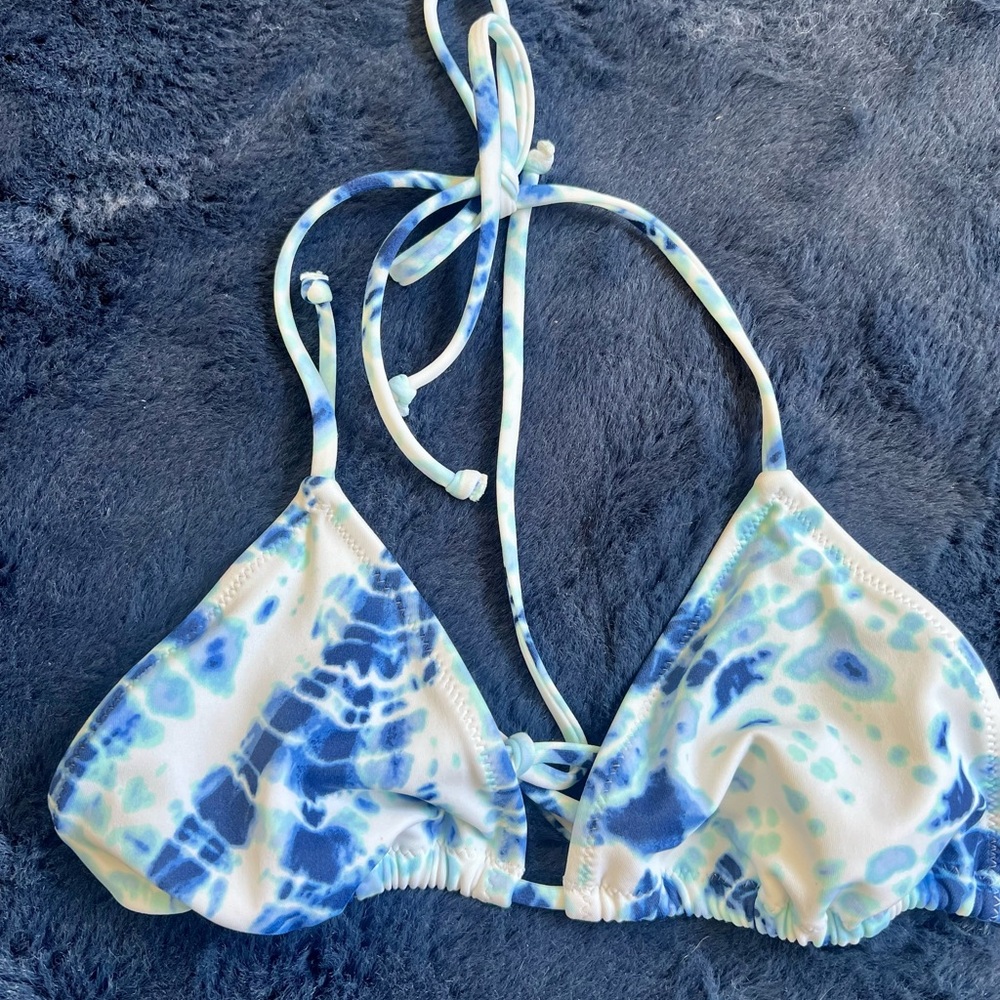 Victoria’s Secret bikini top